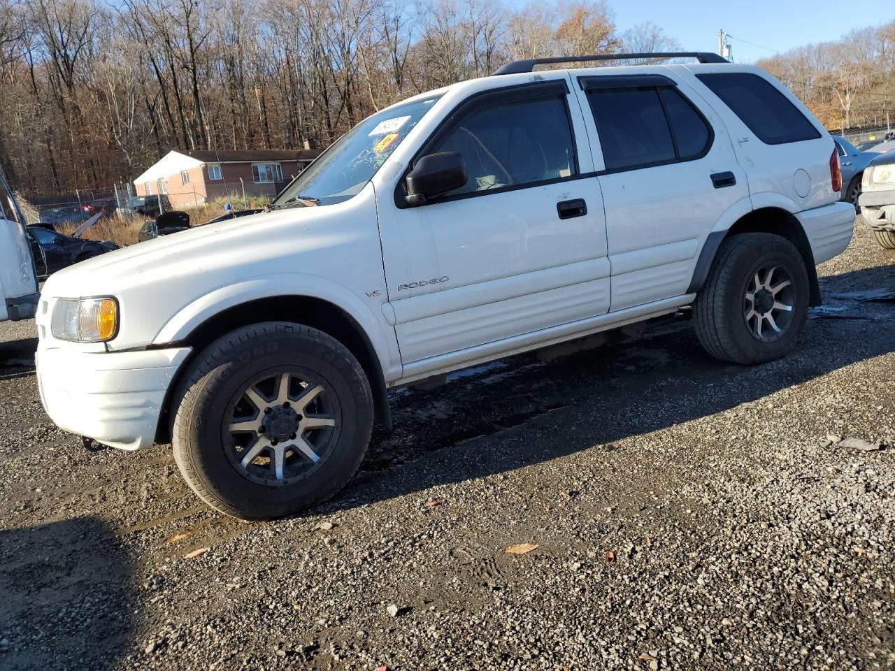 Lot #2993635501 2001 ISUZU RODEO S