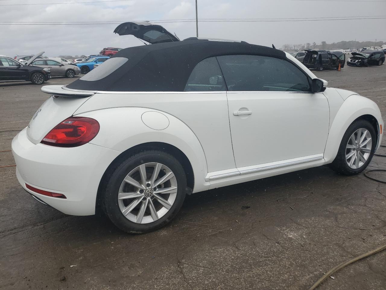 Lot #2955281588 2019 VOLKSWAGEN BEETLE S