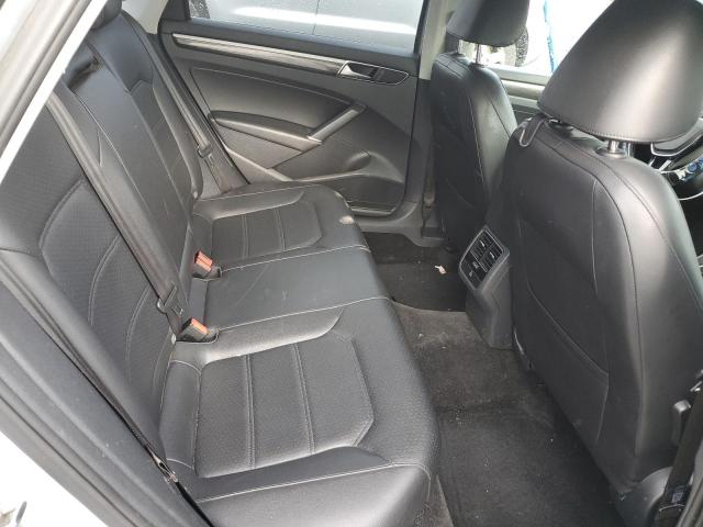 2016 VOLKSWAGEN PASSAT SE - 1VWBT7A31GC010916