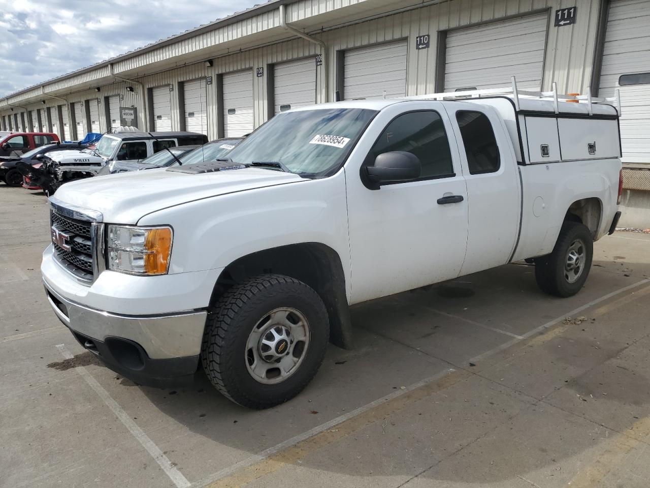 Lot #3028600933 2013 GMC SIERRA C25