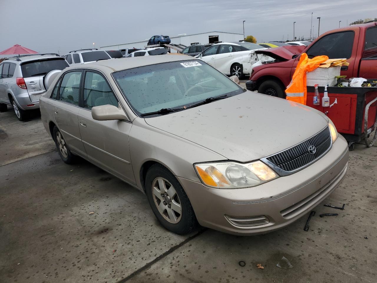 Lot #3030399478 2000 TOYOTA AVALON XL