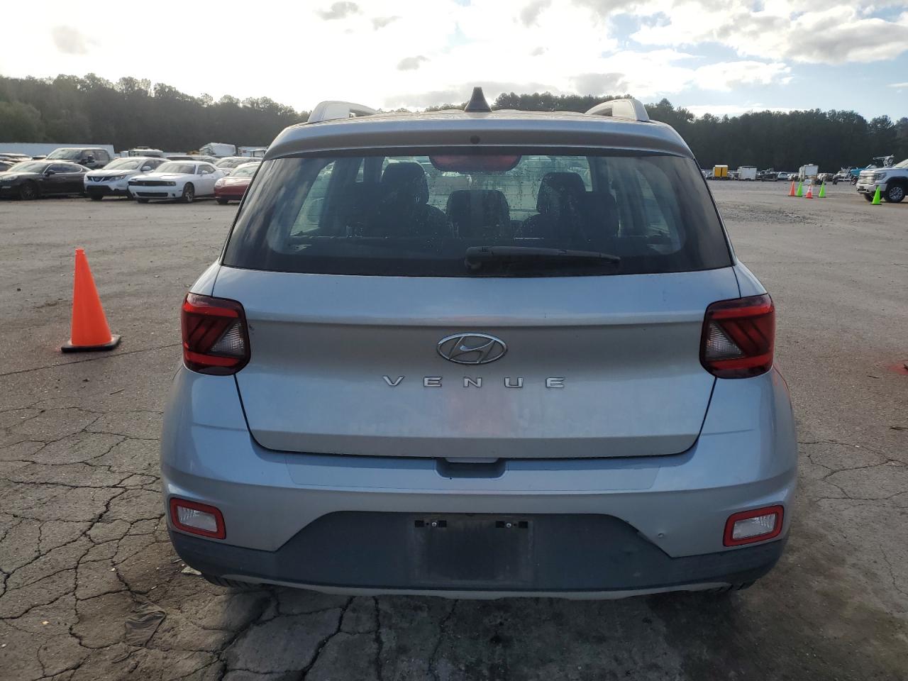 Lot #2986722272 2021 HYUNDAI VENUE SEL