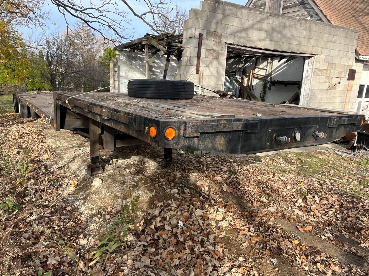 Lot #2991360346 2000 BROWN TRAILER OTHER