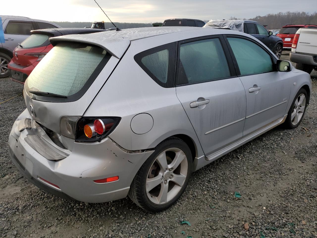 Lot #2996251388 2005 MAZDA 3 HATCHBAC