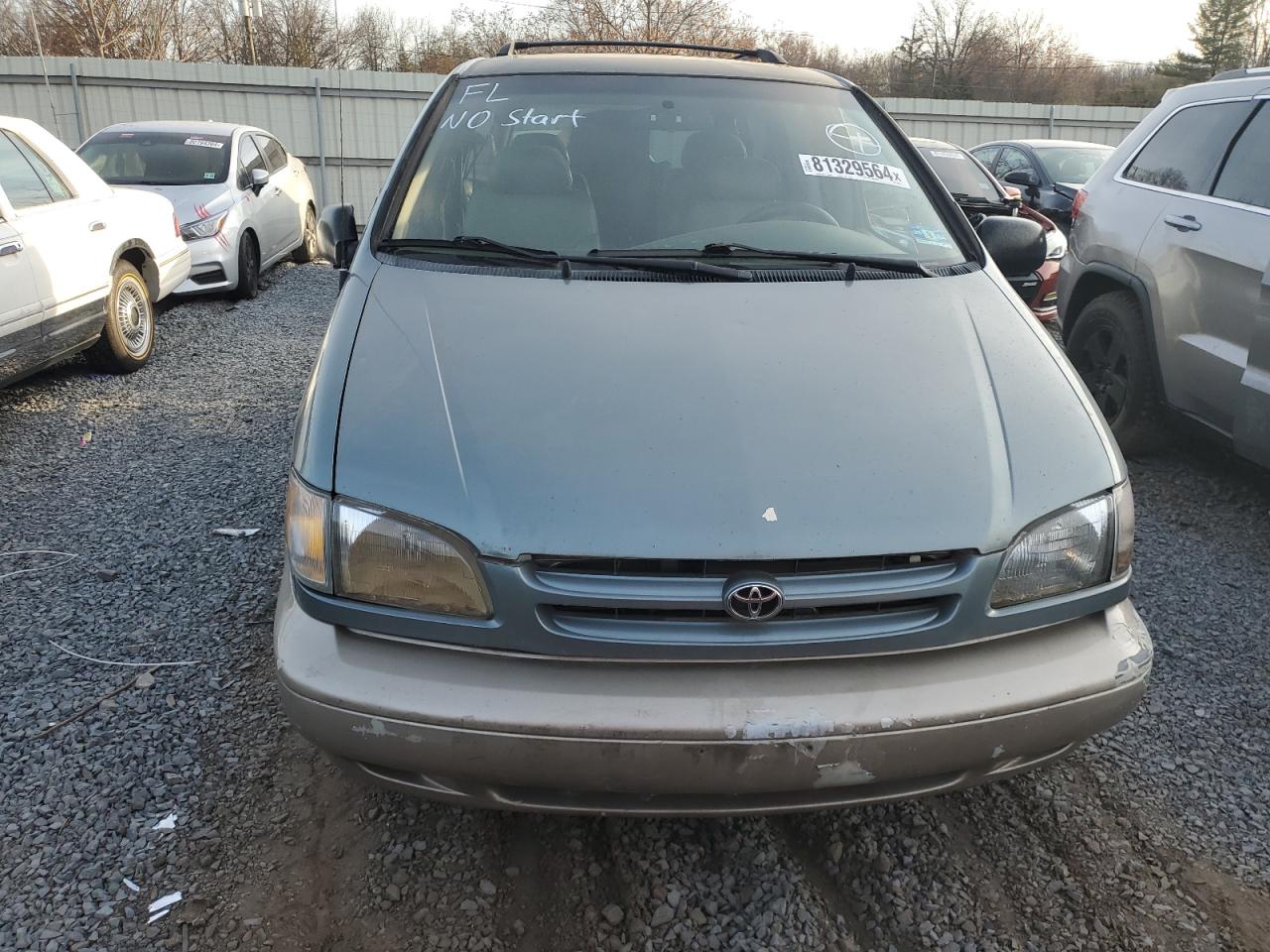 Lot #3034345076 1999 TOYOTA SIENNA LE