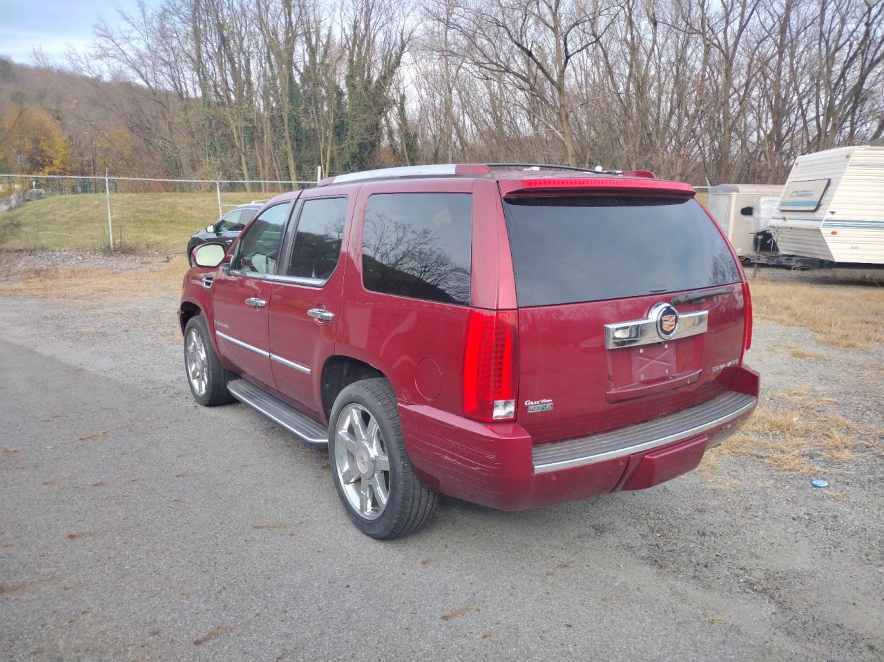 Lot #2986396176 2011 CADILLAC ESCALADE L