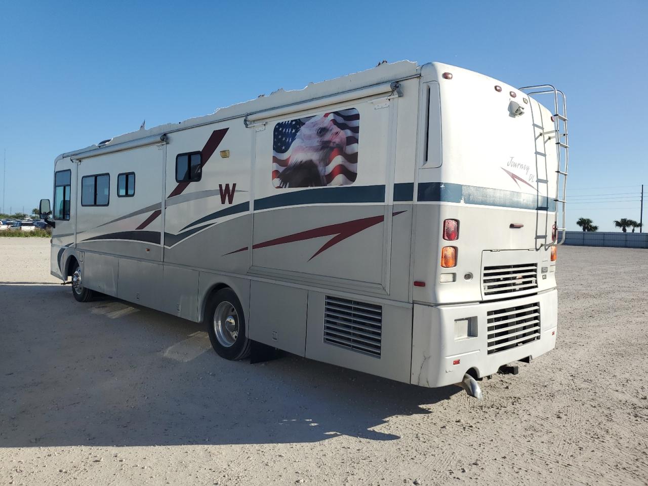 Lot #2981313819 2001 WINNEBAGO JOURNEY