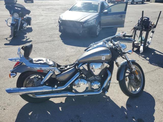 HONDA VTX1300 C 2005 gray road/str gas 1HFSC55065A107793 photo #1