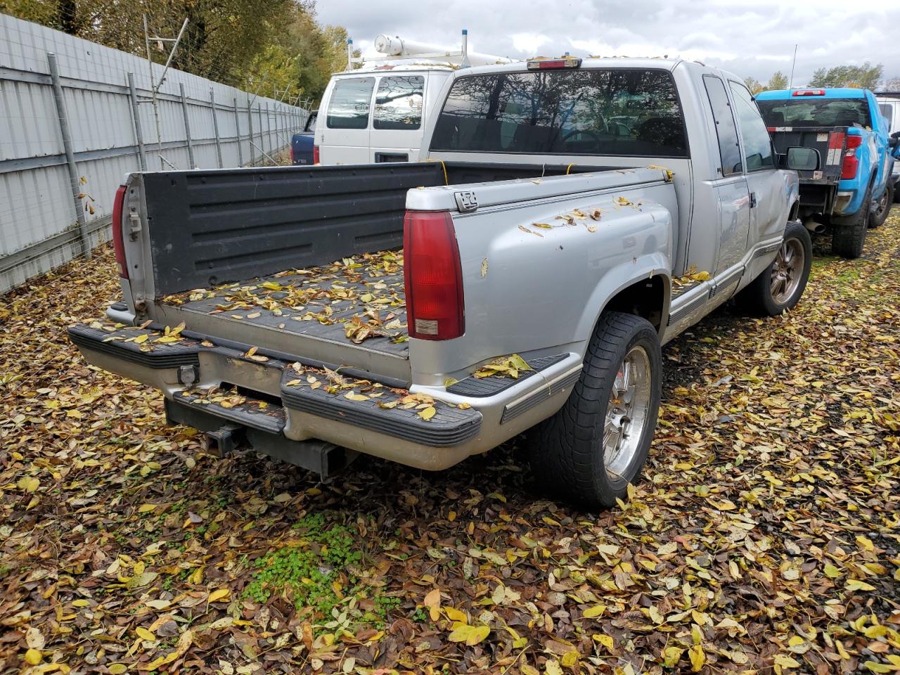 Lot #2986888761 1997 CHEVROLET GMT-400 K1