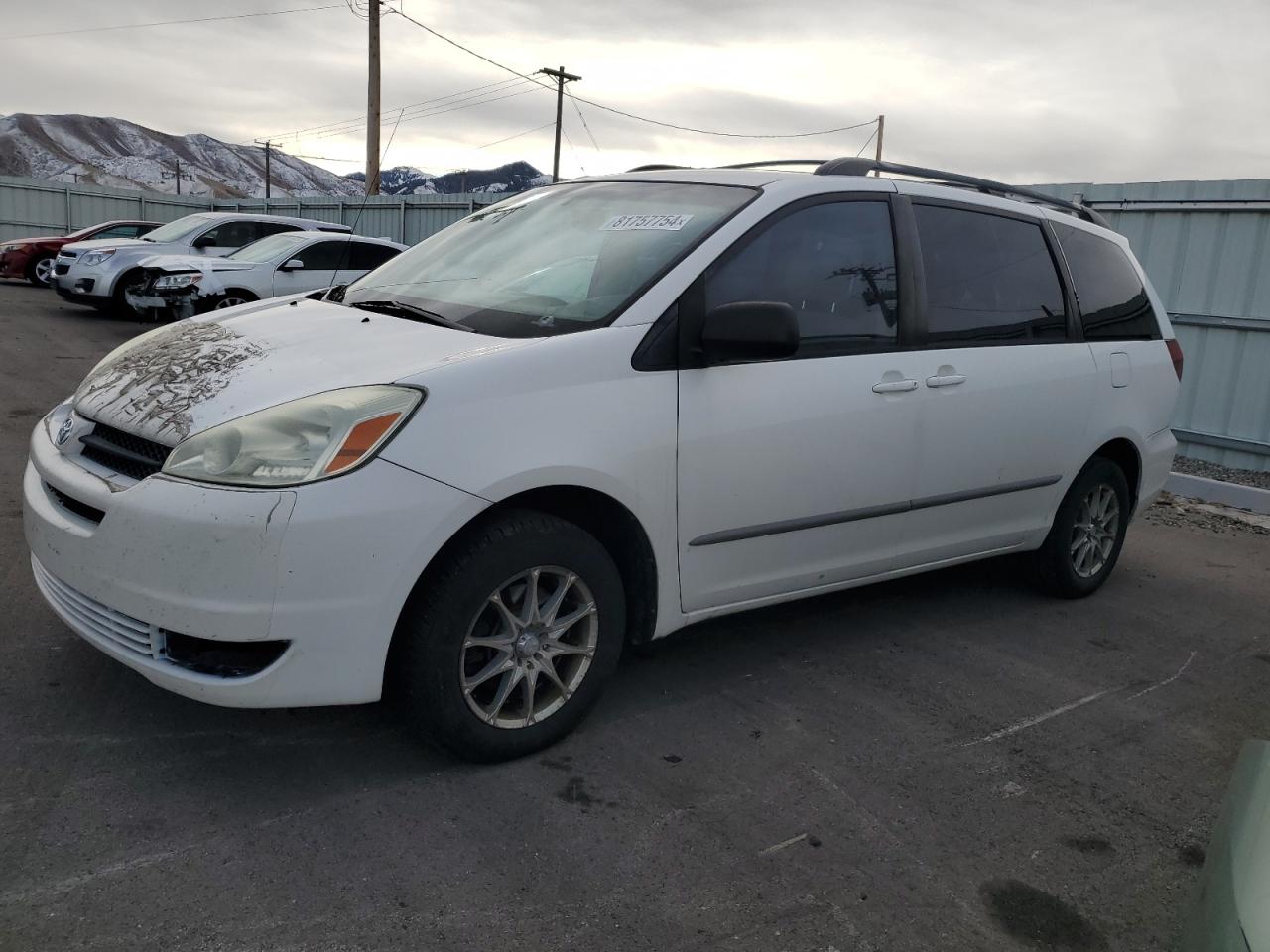  Salvage Toyota Sienna