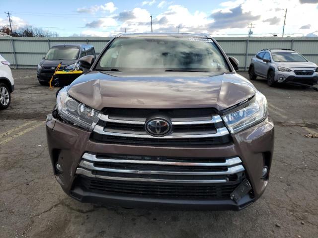 VIN 5TDDZRFH2HS357455 2017 Toyota Highlander, Limited no.5