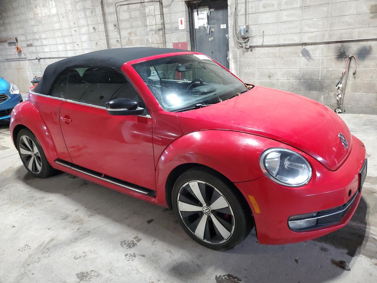 Lot #2973942316 2013 VOLKSWAGEN BEETLE TUR