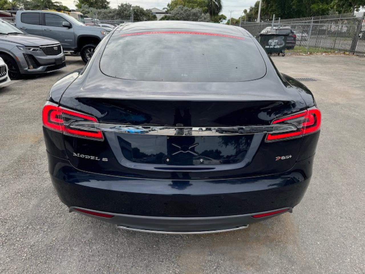 Lot #2994098295 2014 TESLA MODEL S