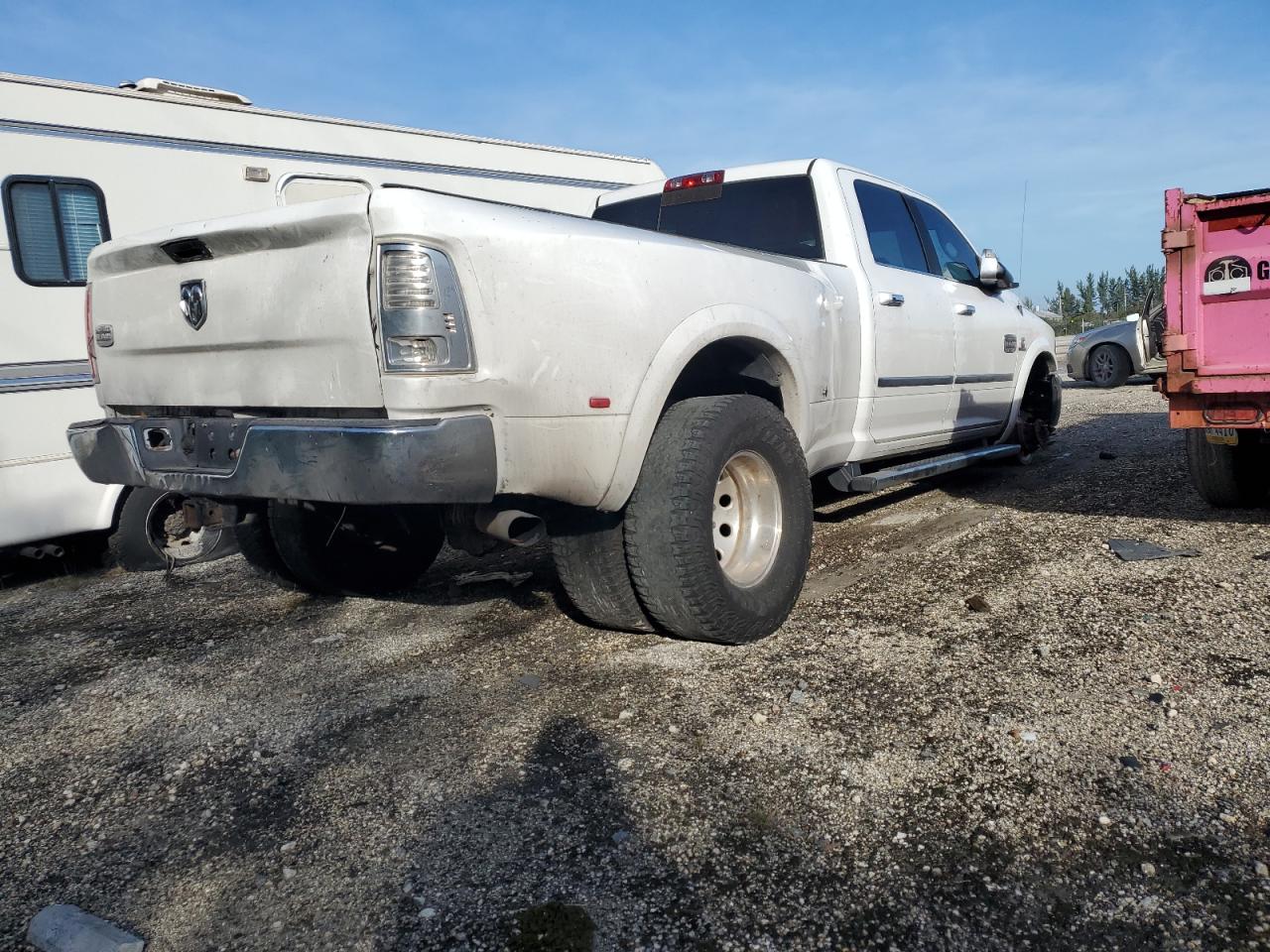 Lot #3028547930 2017 RAM 3500 LONGH