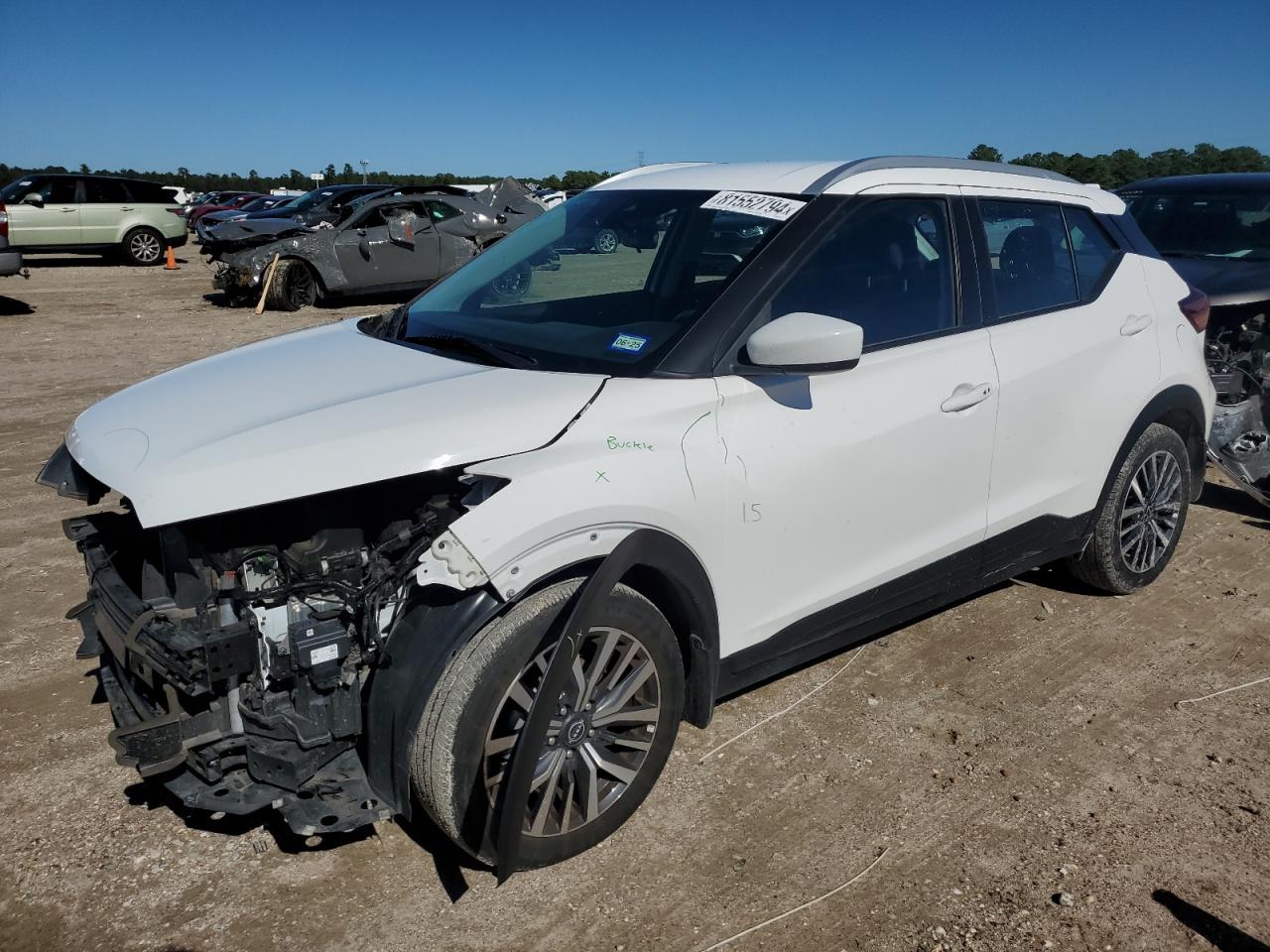  Salvage Nissan Kicks