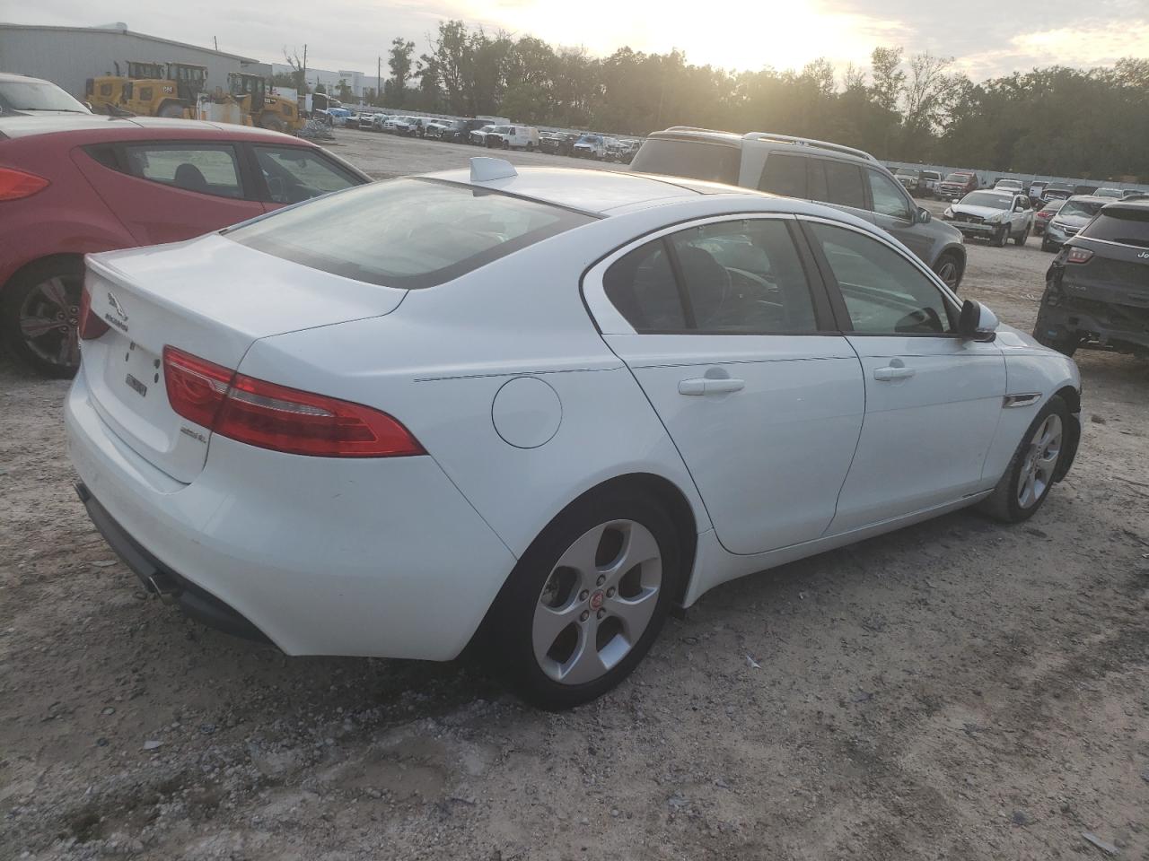 Lot #2969790389 2017 JAGUAR XE