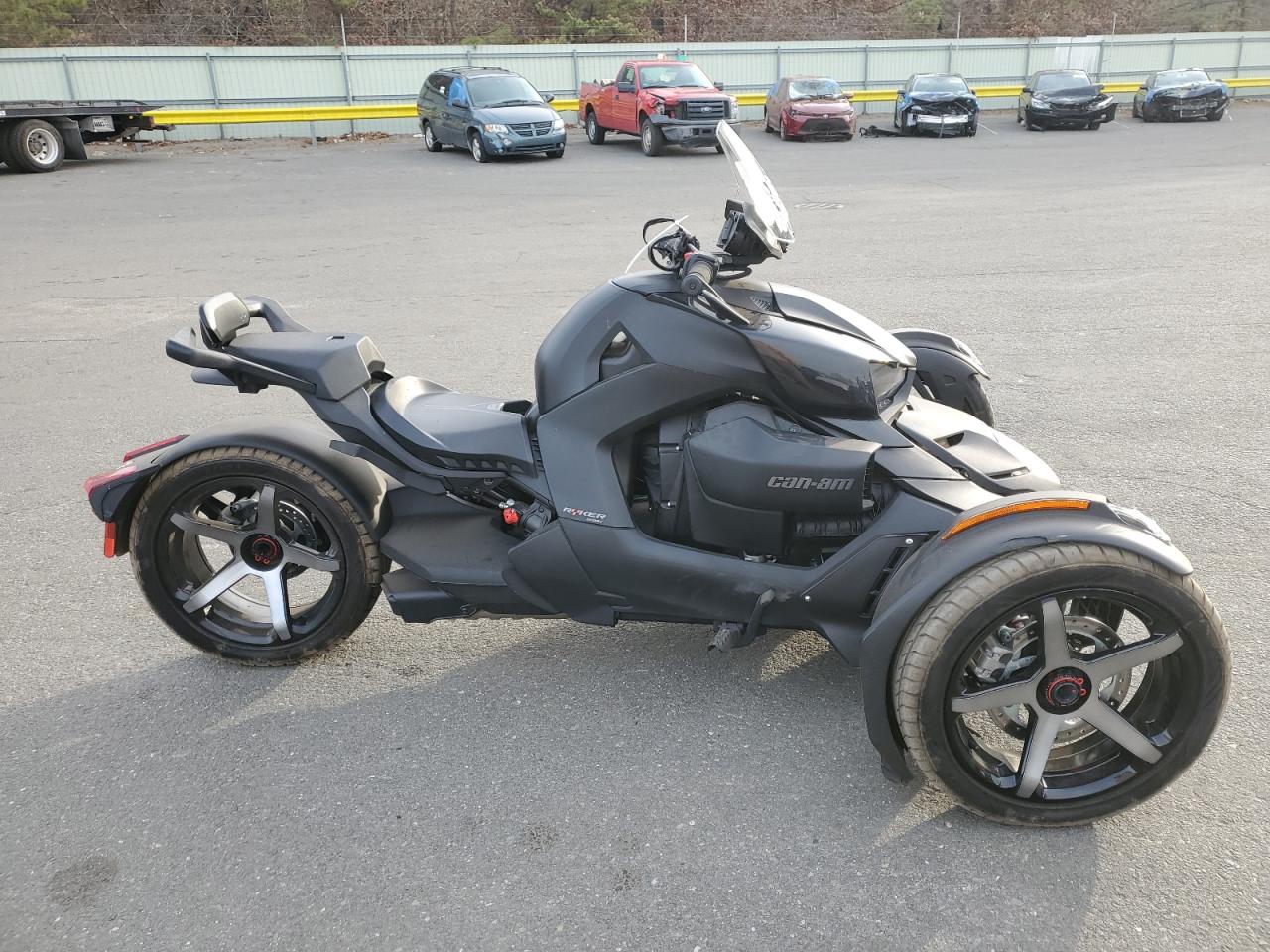 Lot #3028276787 2022 CAN-AM SPYDER STS