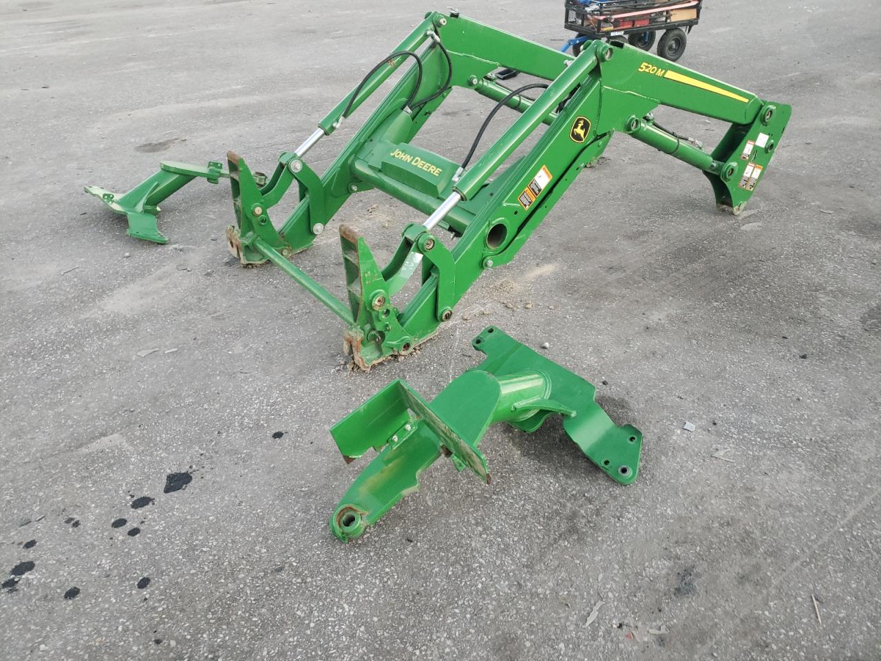 Lot #2993909375 2021 JOHN DEERE 520M