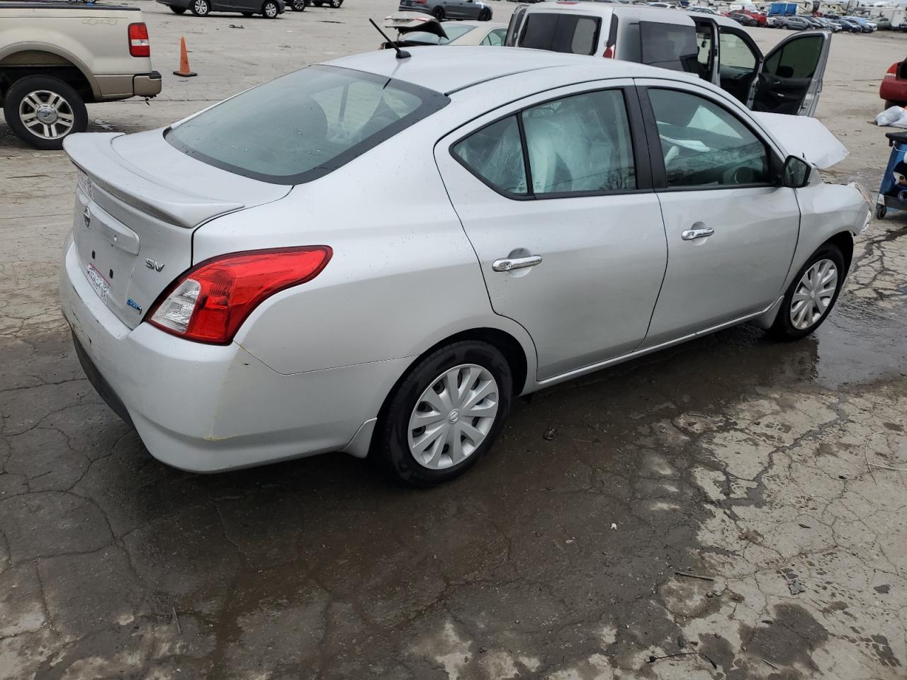 Lot #3028539945 2016 NISSAN VERSA S