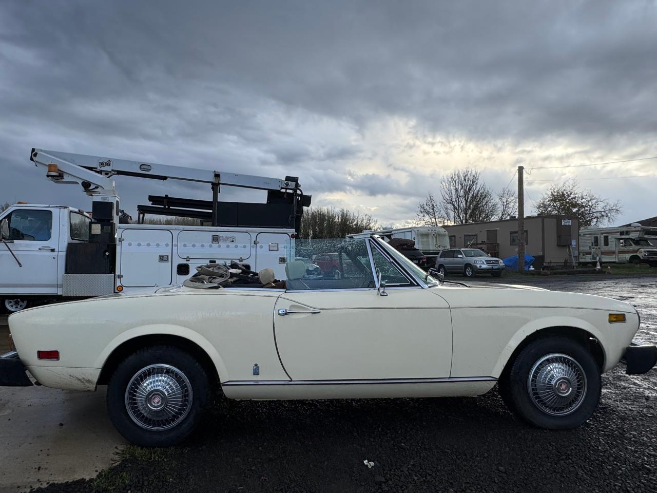 Lot #2976320992 1977 FIAT 124 SPYDER