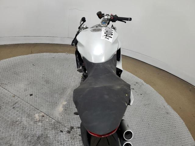 2022 DUCATI SUPERSPORT ZDMVABDS8NB003657
