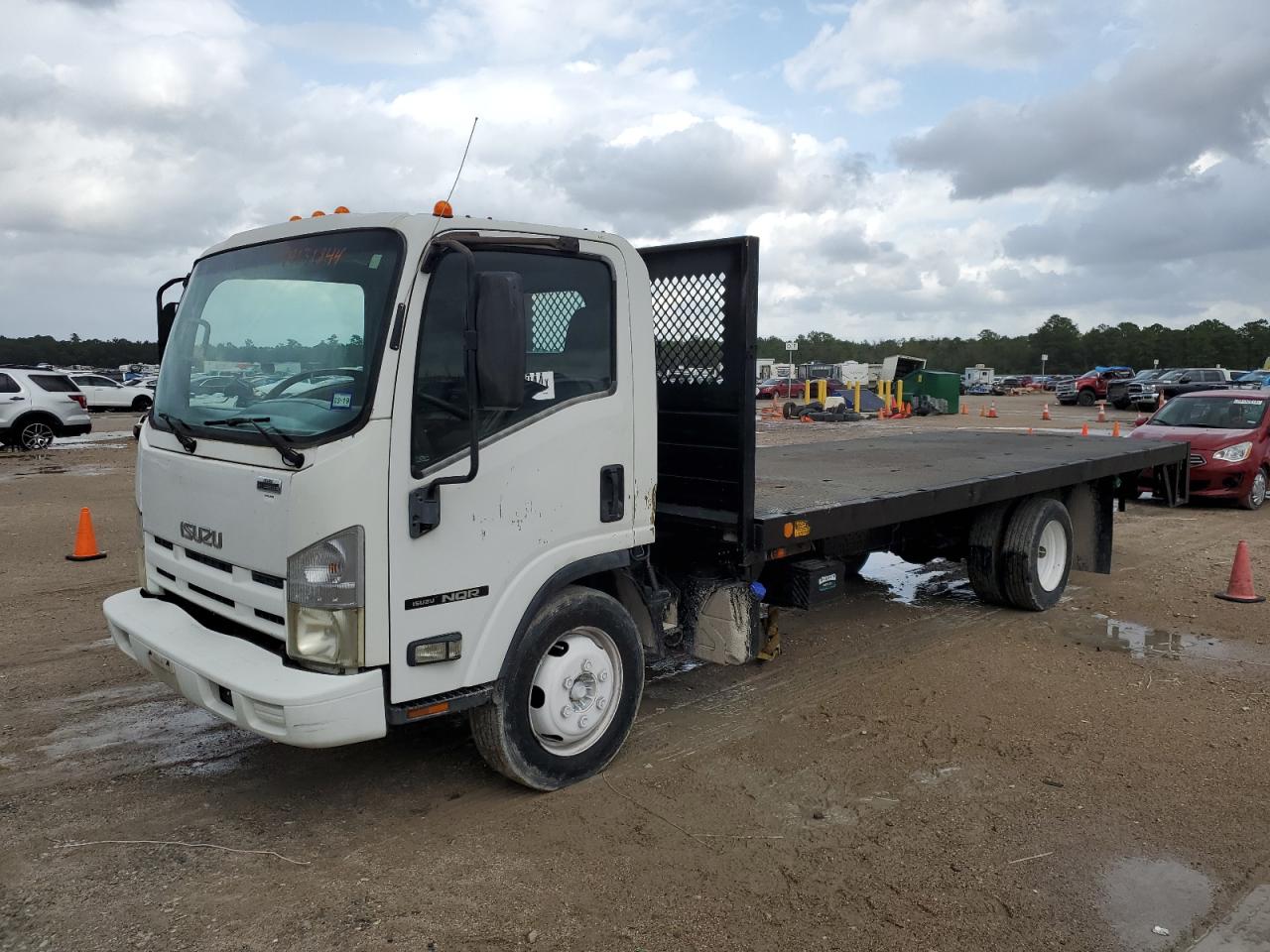 Lot #2969272725 2012 ISUZU NQR