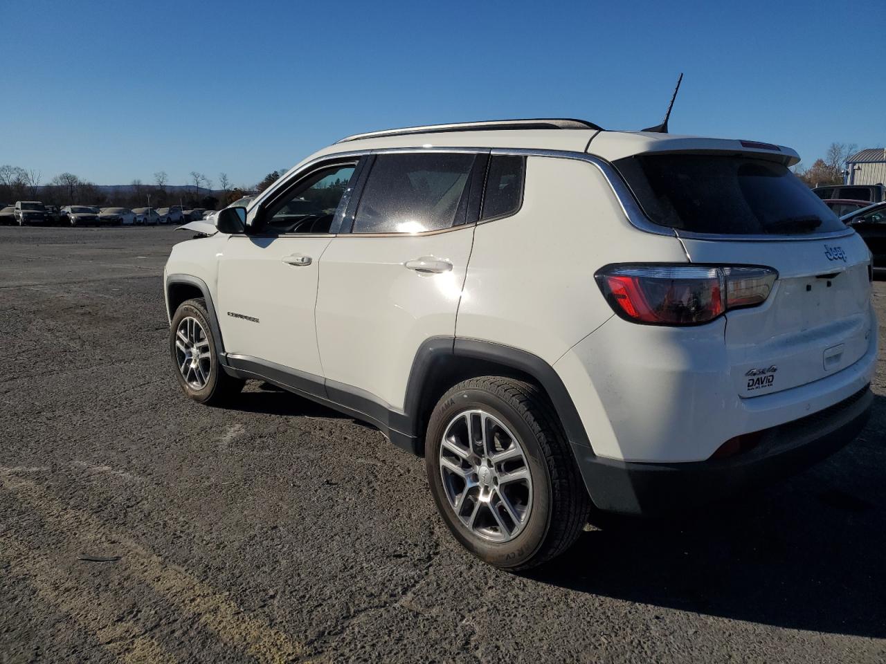 Lot #2989152636 2020 JEEP COMPASS LA