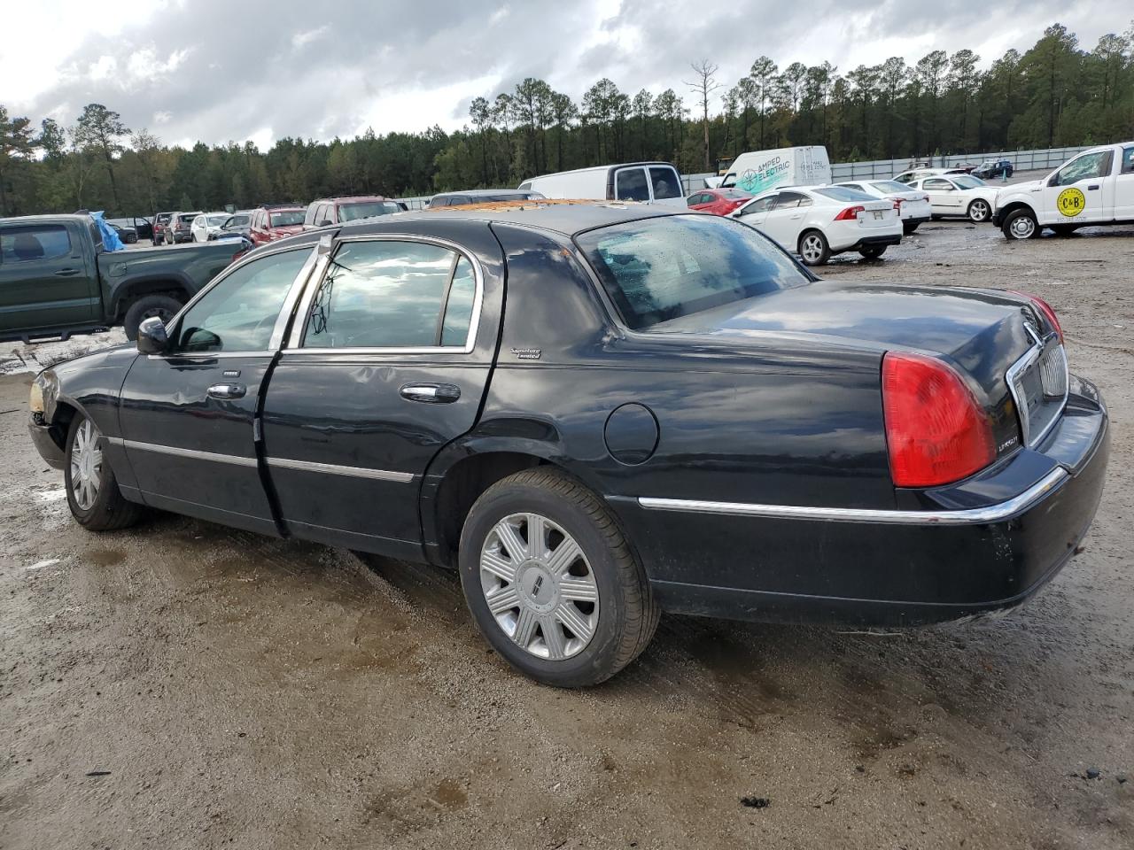 Lot #2974624496 2009 LINCOLN TOWN CAR S