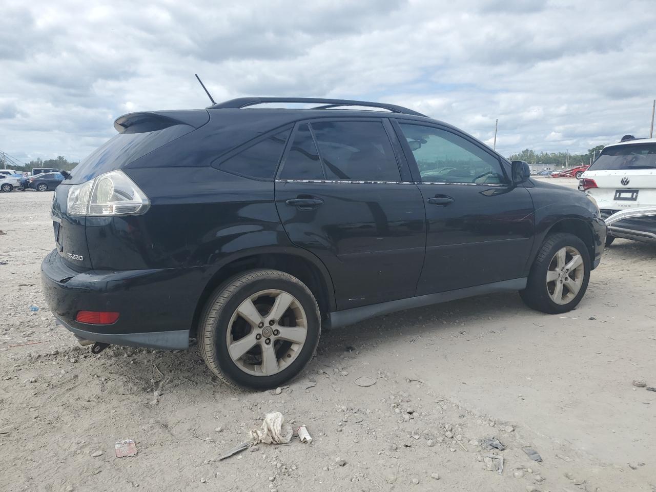 Lot #2988395775 2004 LEXUS RX 330