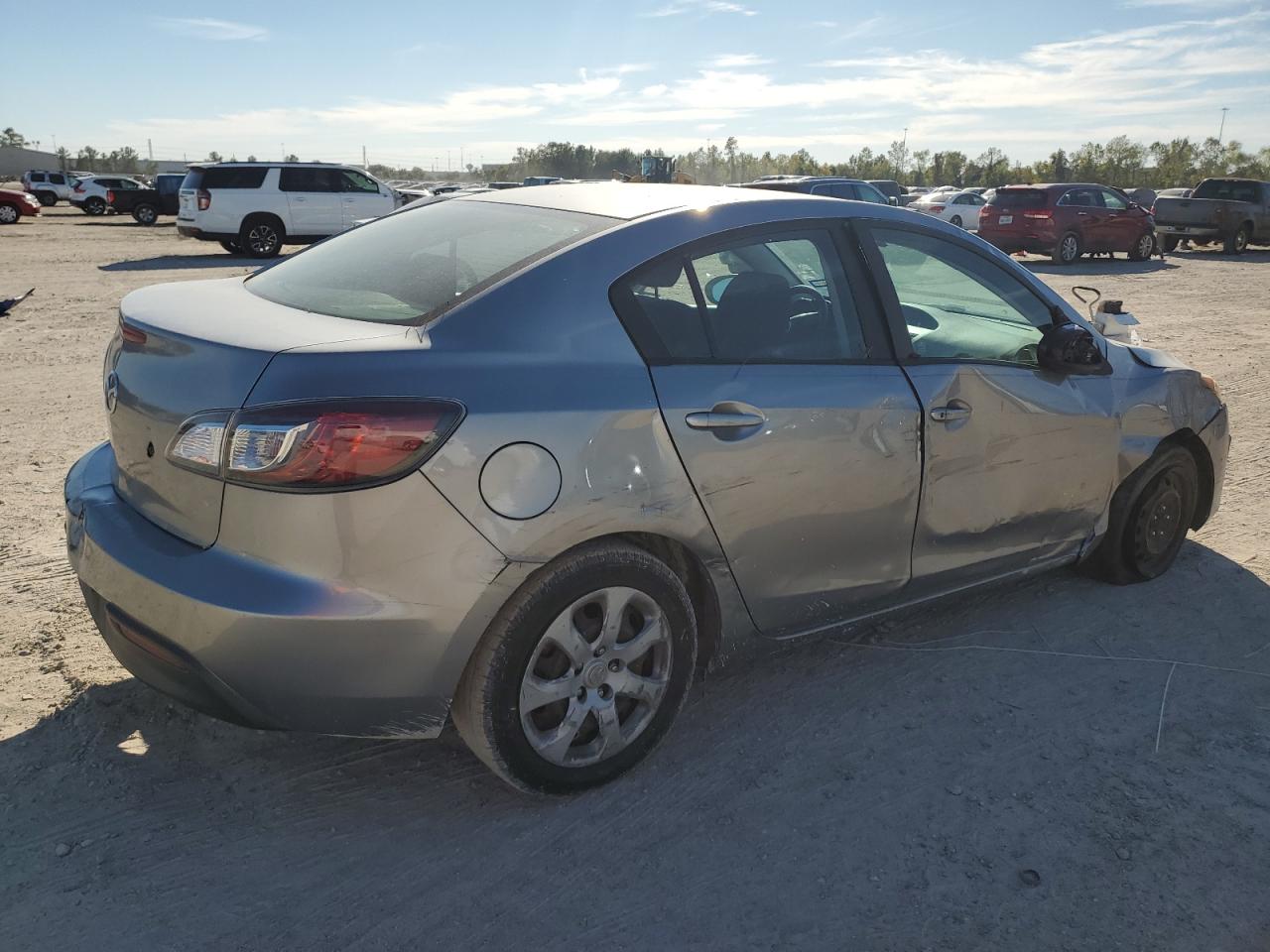 Lot #3004100016 2011 MAZDA 3 I