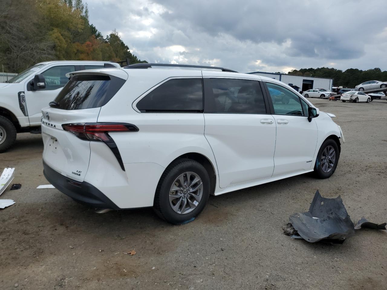 Lot #3009159339 2021 TOYOTA SIENNA LE