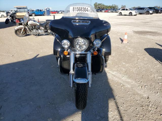 2021 HARLEY-DAVIDSON FLHTCUTG 1HD1MAF18MB858422