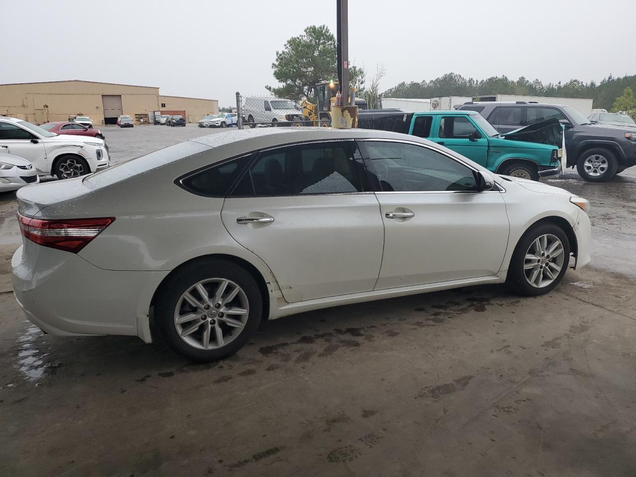 Lot #3024394531 2013 TOYOTA AVALON BAS