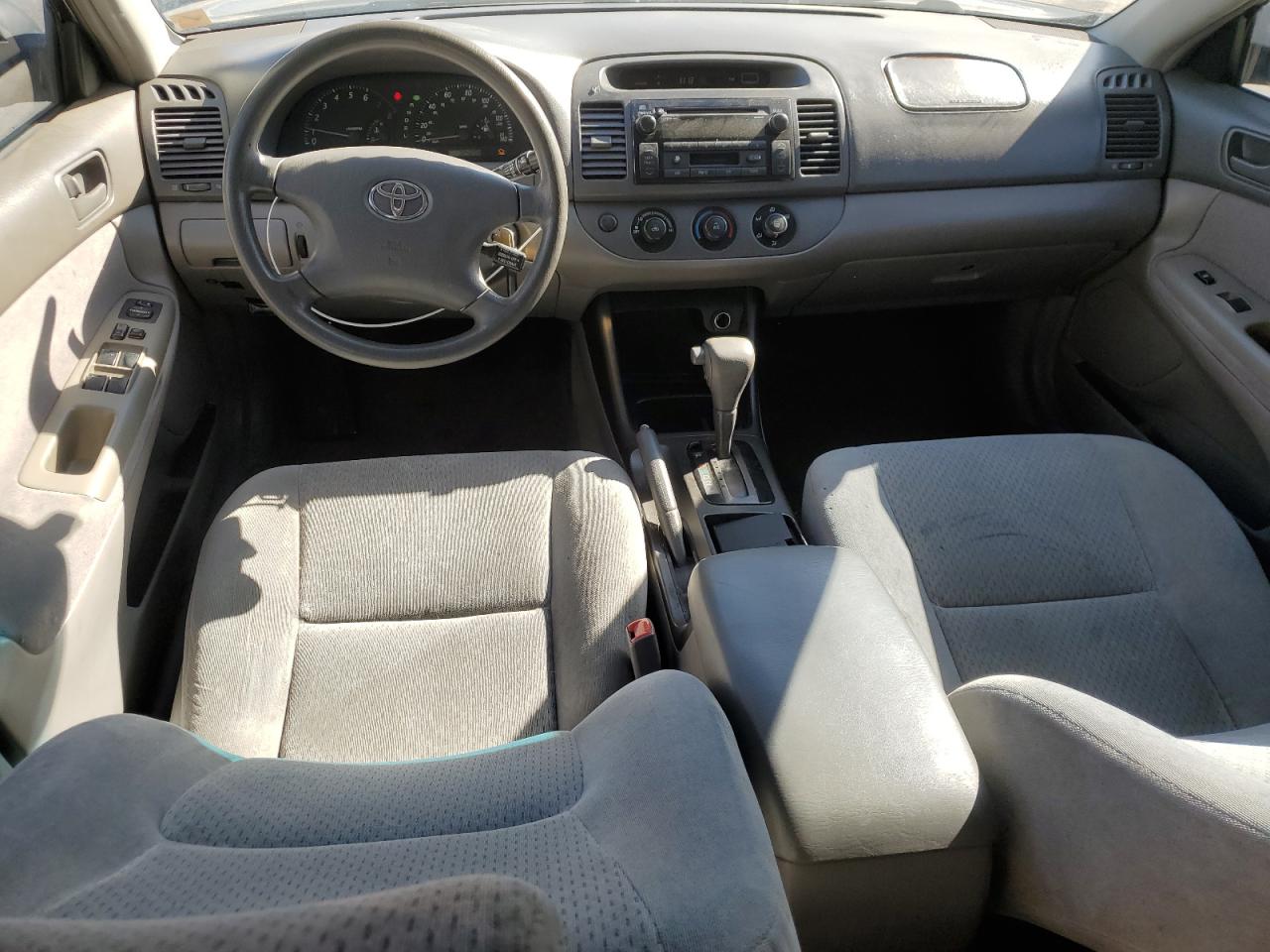 Lot #2976554588 2004 TOYOTA CAMRY LE