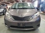 TOYOTA SIENNA LE photo