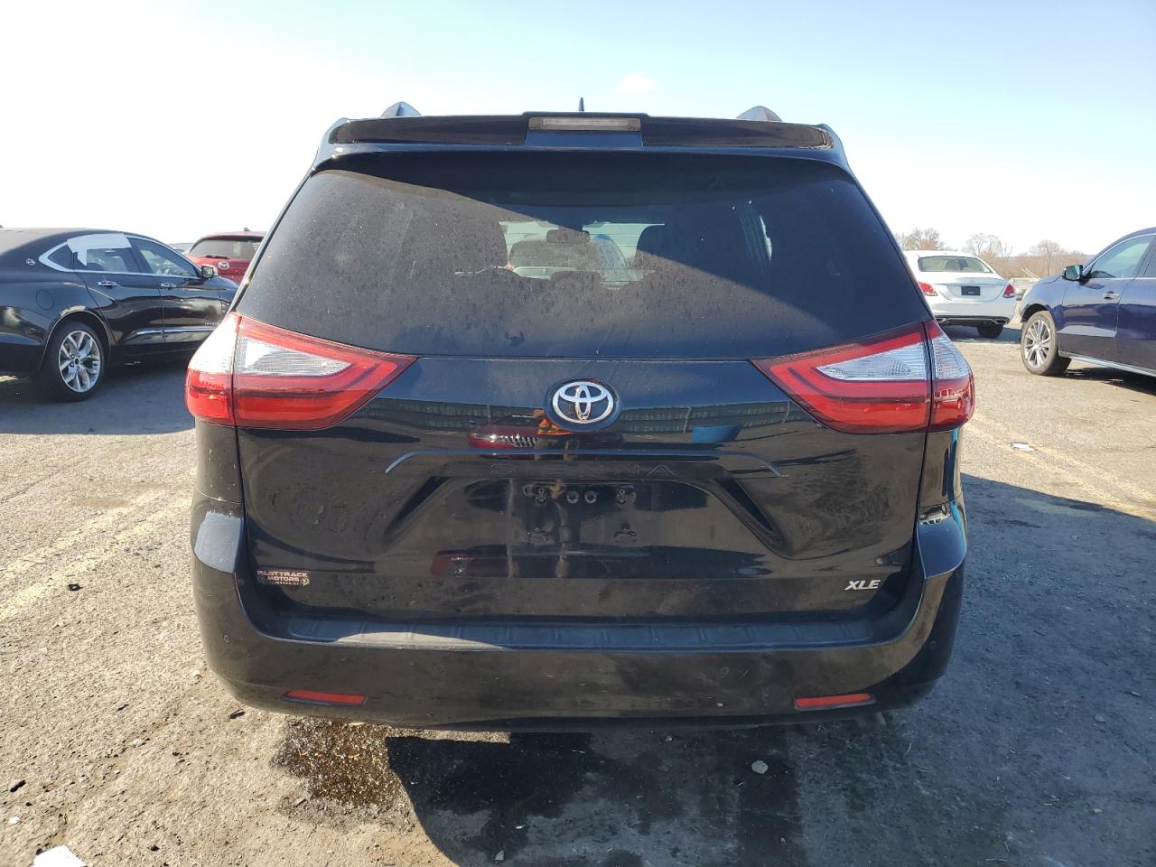 Lot #3023332256 2018 TOYOTA SIENNA XLE