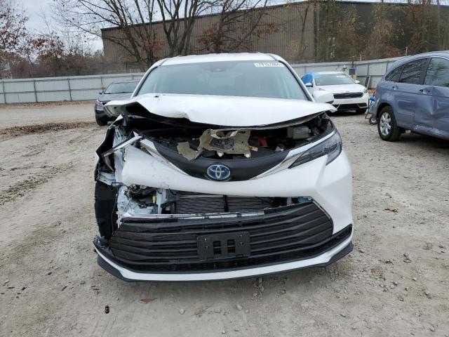 2024 TOYOTA SIENNA LE - 5TDKSKFC0RS131990