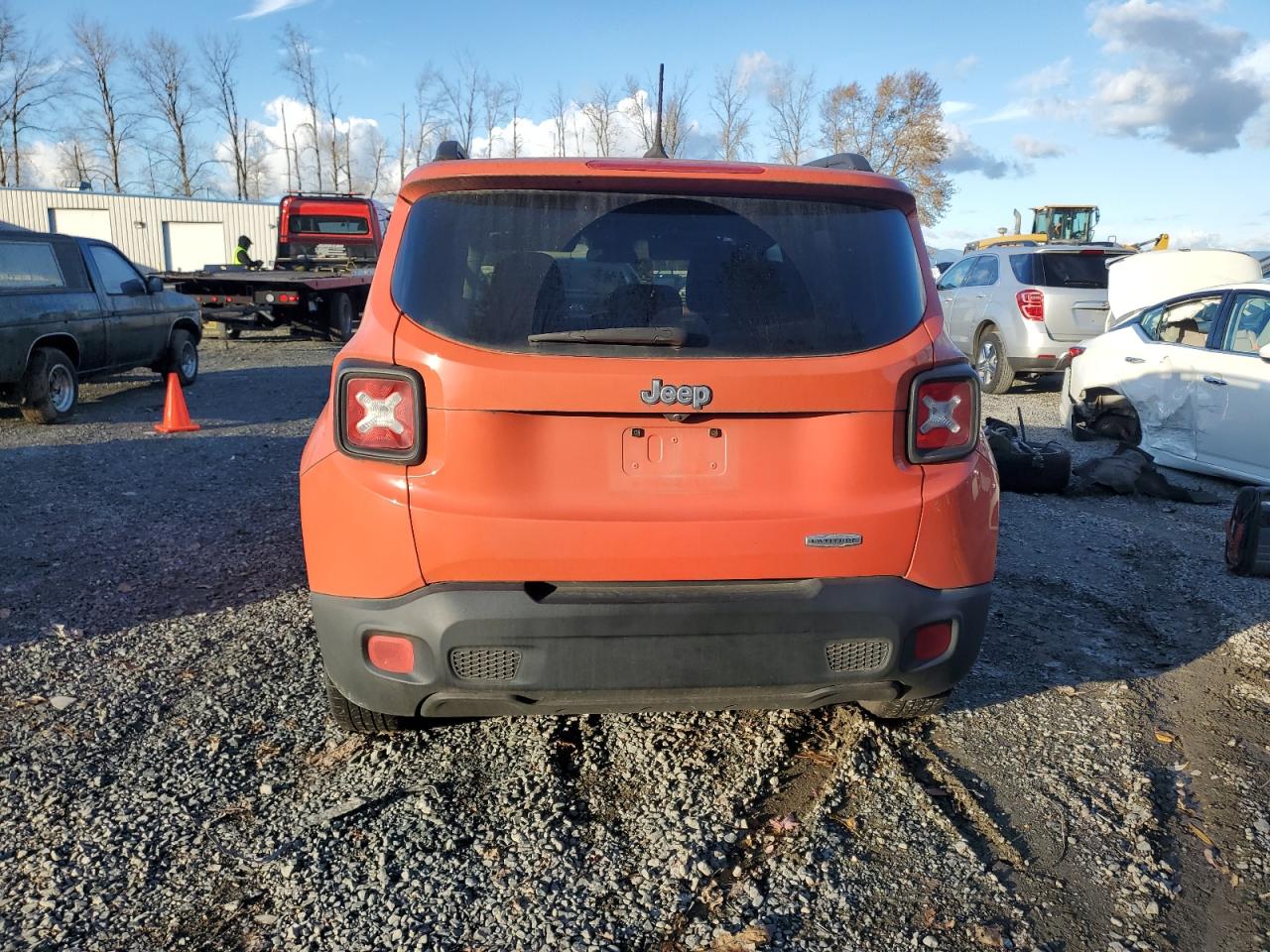 Lot #3021031275 2015 JEEP RENEGADE L