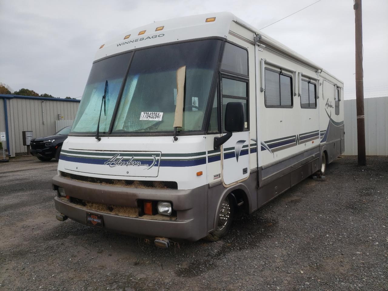 Lot #2969625663 1997 WINNEBAGO HC