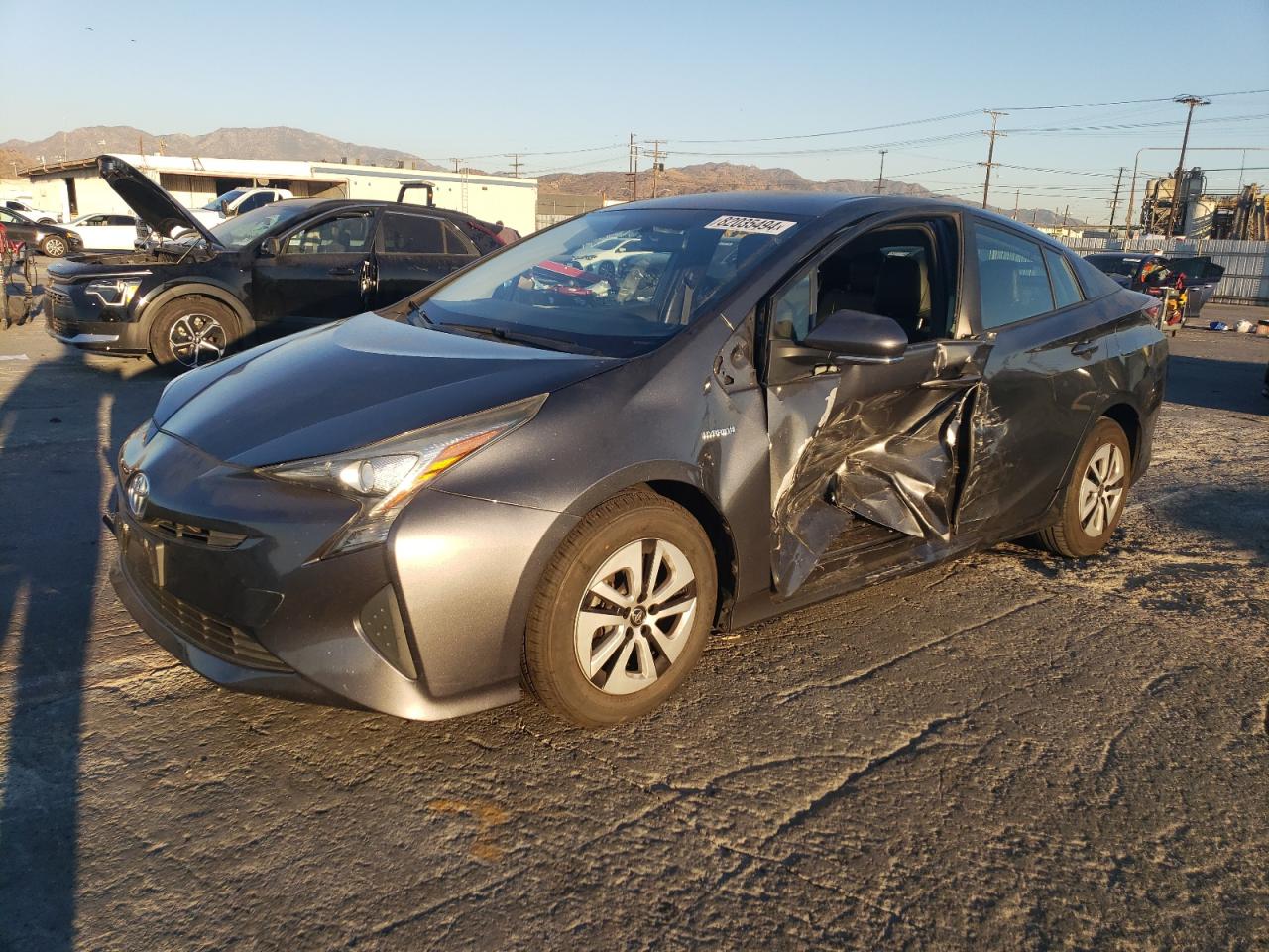  Salvage Toyota Prius