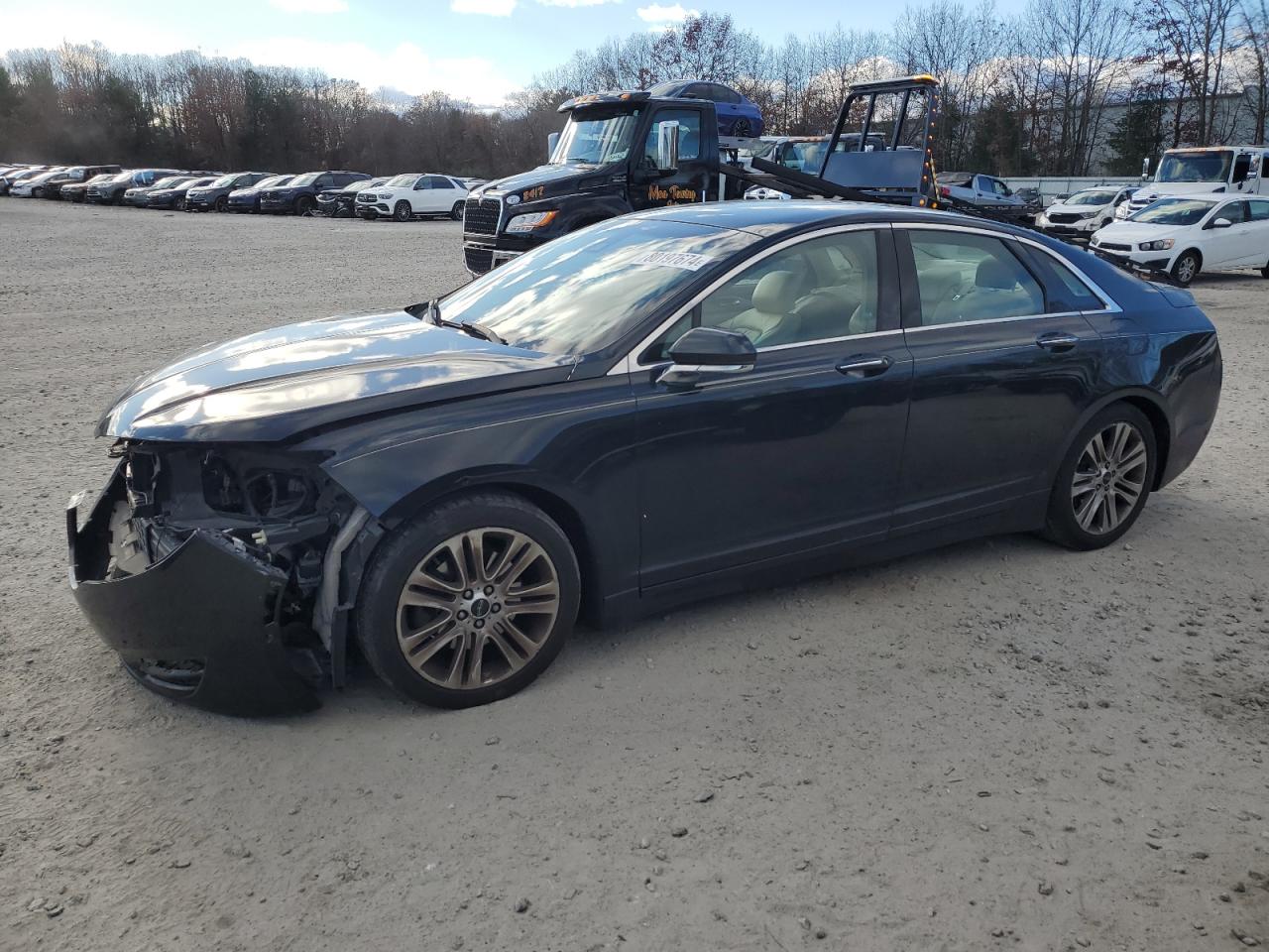 Lot #3052315585 2014 LINCOLN MKZ