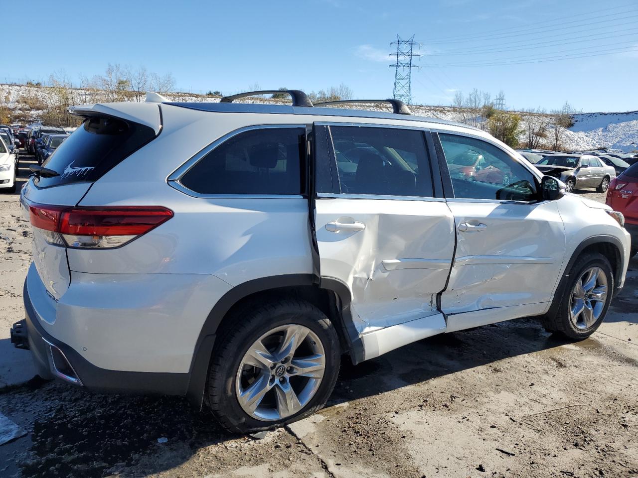 Lot #2994432115 2019 TOYOTA HIGHLANDER