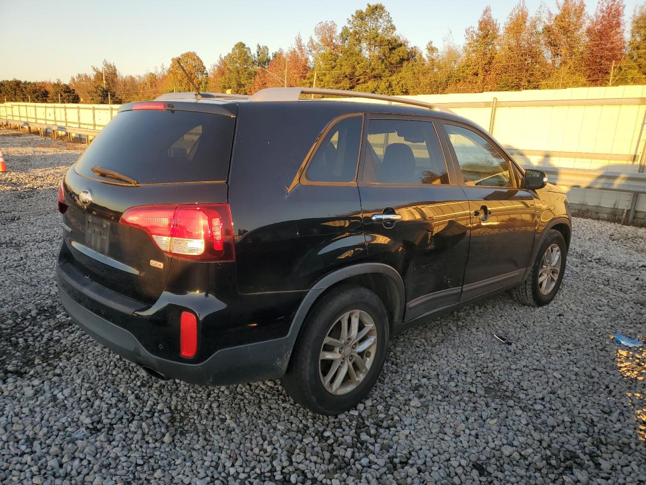 Lot #2991193102 2015 KIA SORENTO LX