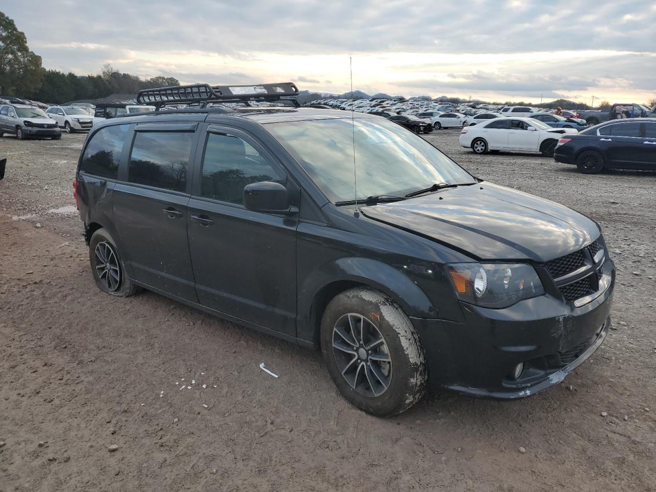 Lot #3027087843 2018 DODGE GRAND CARA