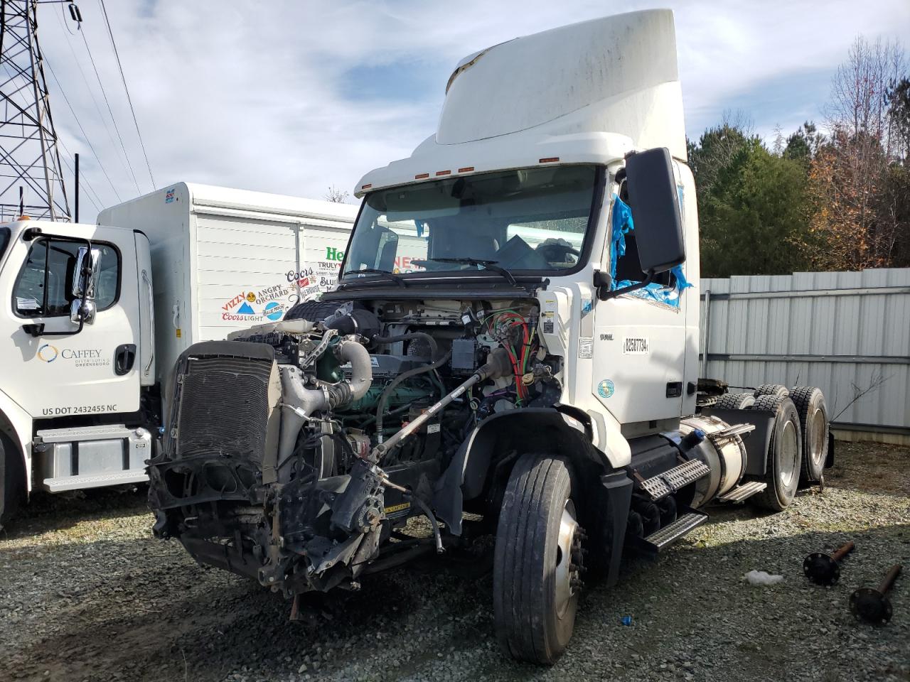 Lot #3024698743 2019 VOLVO VN VNL