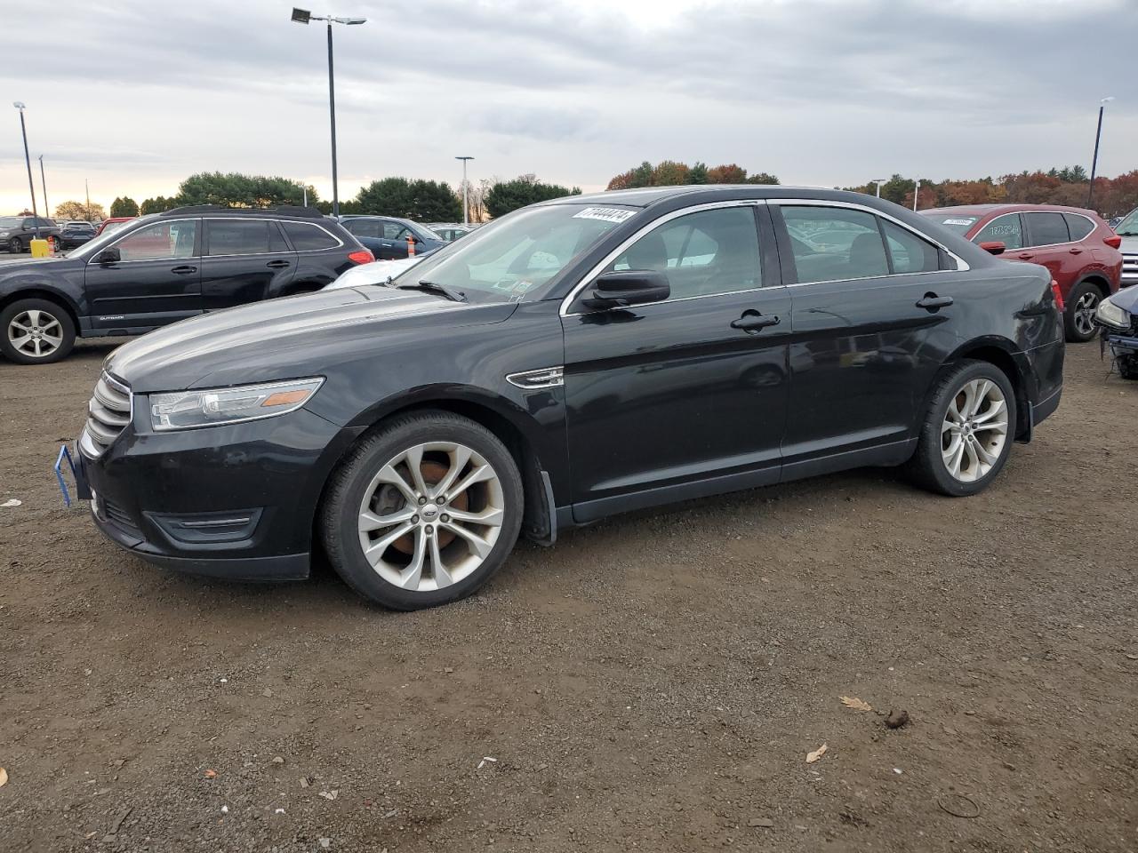 Lot #2945059208 2013 FORD TAURUS SEL