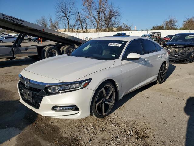 VIN 1HGCV2F35KA026684 2019 HONDA ACCORD no.1