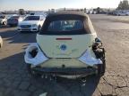 VOLKSWAGEN NEW BEETLE photo