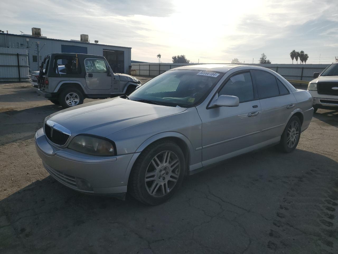 Lot #3008866613 2004 LINCOLN LS