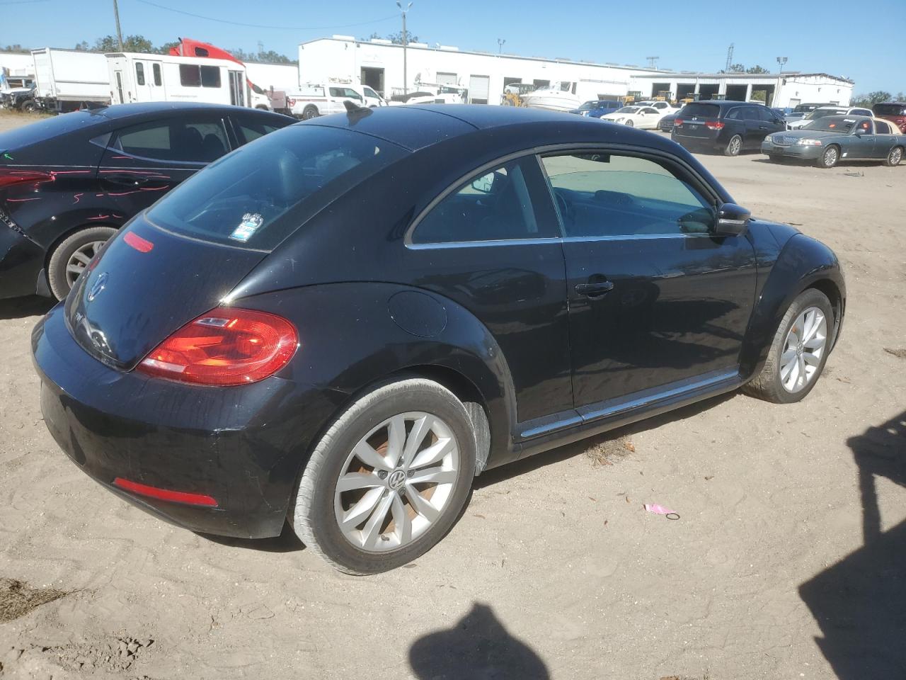 Lot #3034289070 2014 VOLKSWAGEN BEETLE